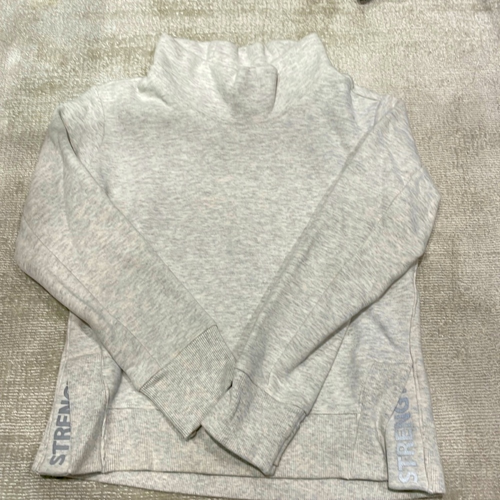 Super cozy Athleta Girl’s sweatshirt